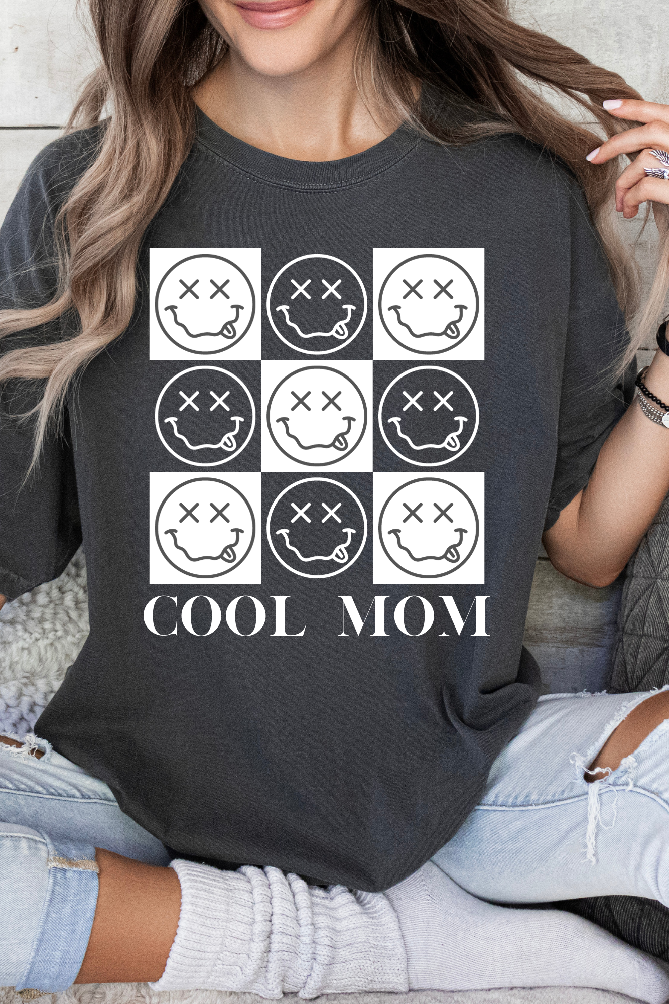 COOL MOM CHECKERED TEE