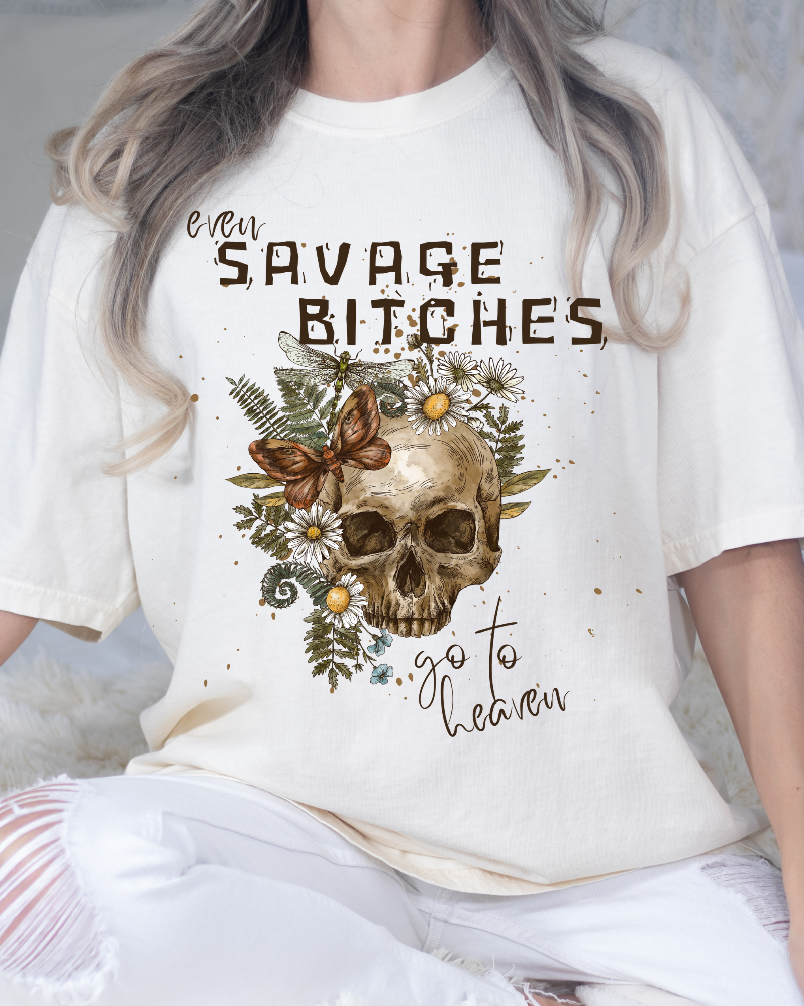 SAVAGE BITCHES TEE